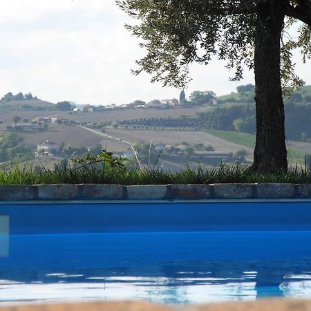 Agriturismo Eschito Otel Montottone Dış mekan fotoğraf
